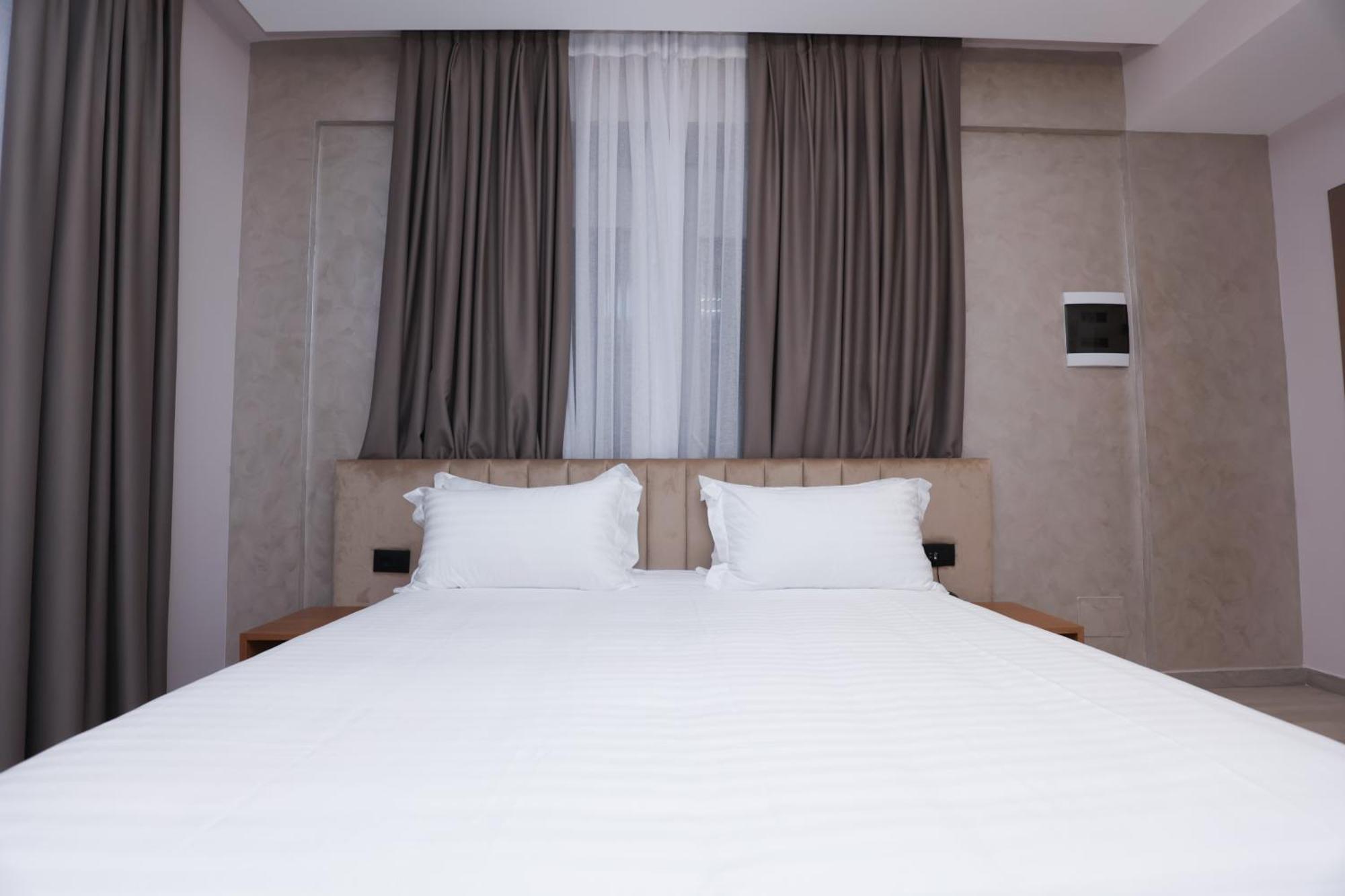 Residence Inn Hotel Tirana Exterior photo